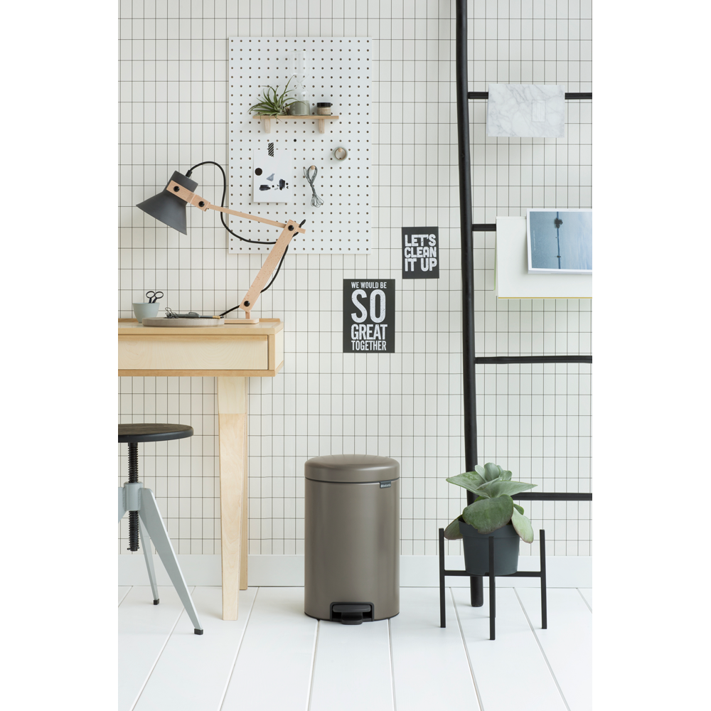 Pedal bin Brabantia Newicon 12 l, Platinum, fingerprint proof